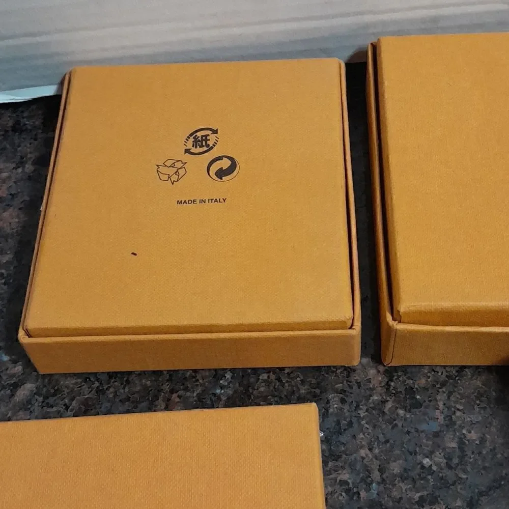 5 Tod's Boxes... 1 is 